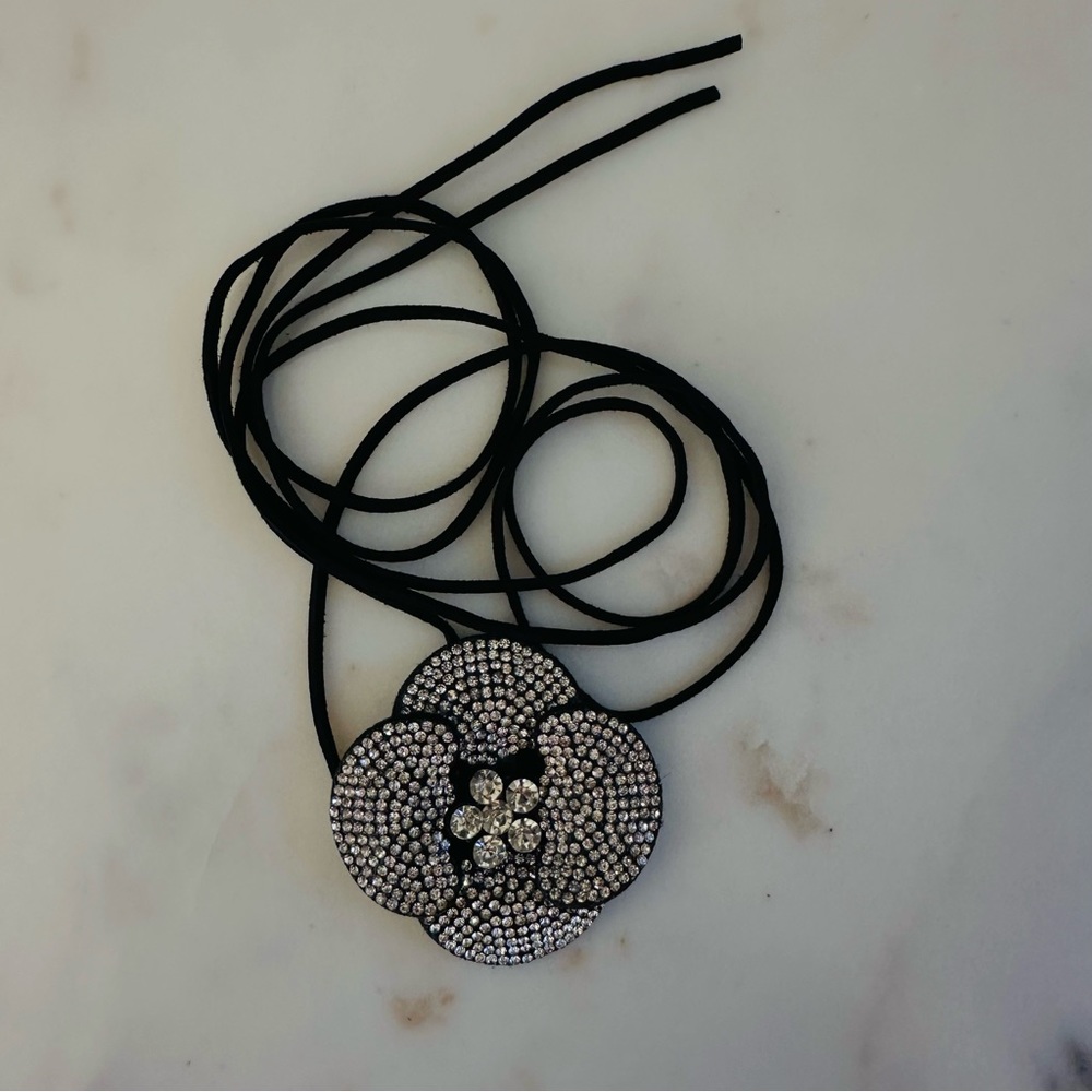 New Rhinestone Flower Large Black Necklace Choker - Picture 7 of 9